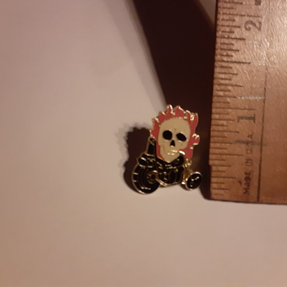 1" Flaming Skull on Motorcycle Enameled Lapel Pin - Picture 4 of 5